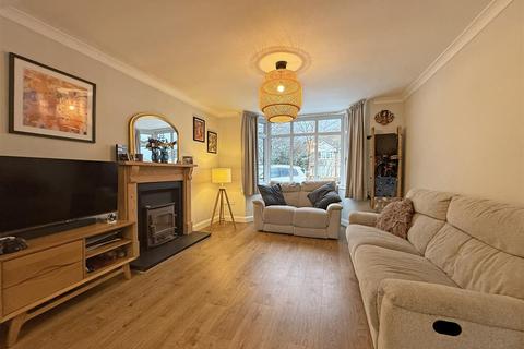 4 bedroom detached house for sale, Ellesmere Drive, Shrewsbury