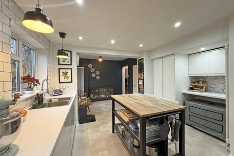 4 bedroom detached house for sale, Ellesmere Drive, Shrewsbury