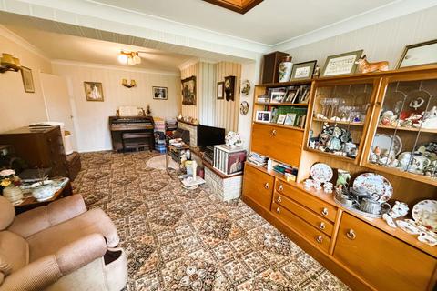 3 bedroom semi-detached house for sale, Mount Drive, Wisbech