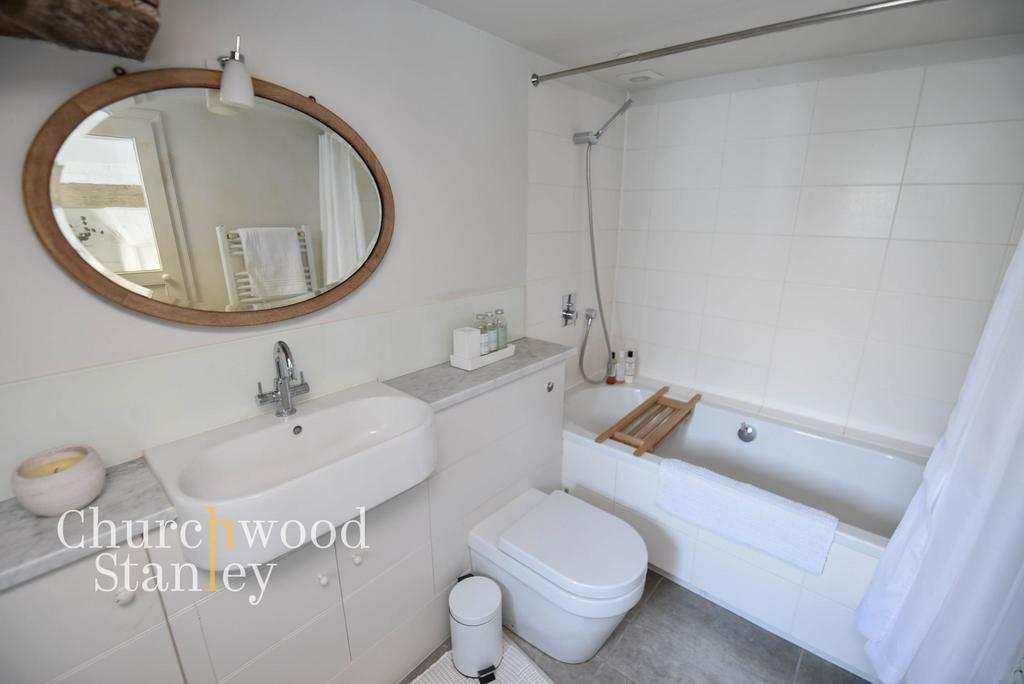 Ensuite Bathroom (basement)