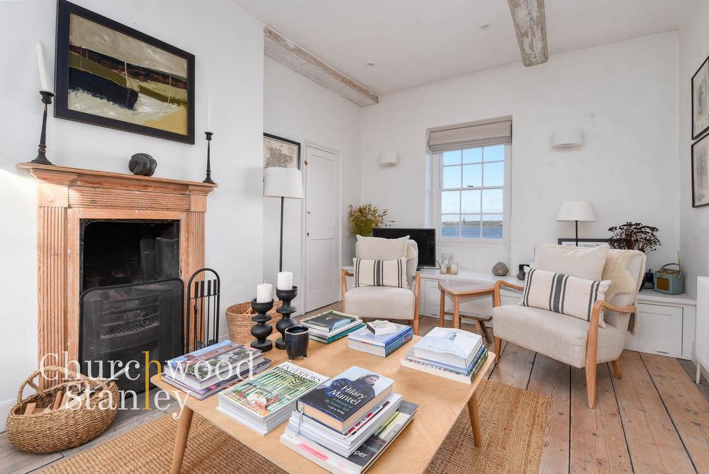 Living room (1st floor)