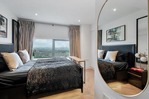 2 bedroom apartment to rent, Marsh Wall, London, E14