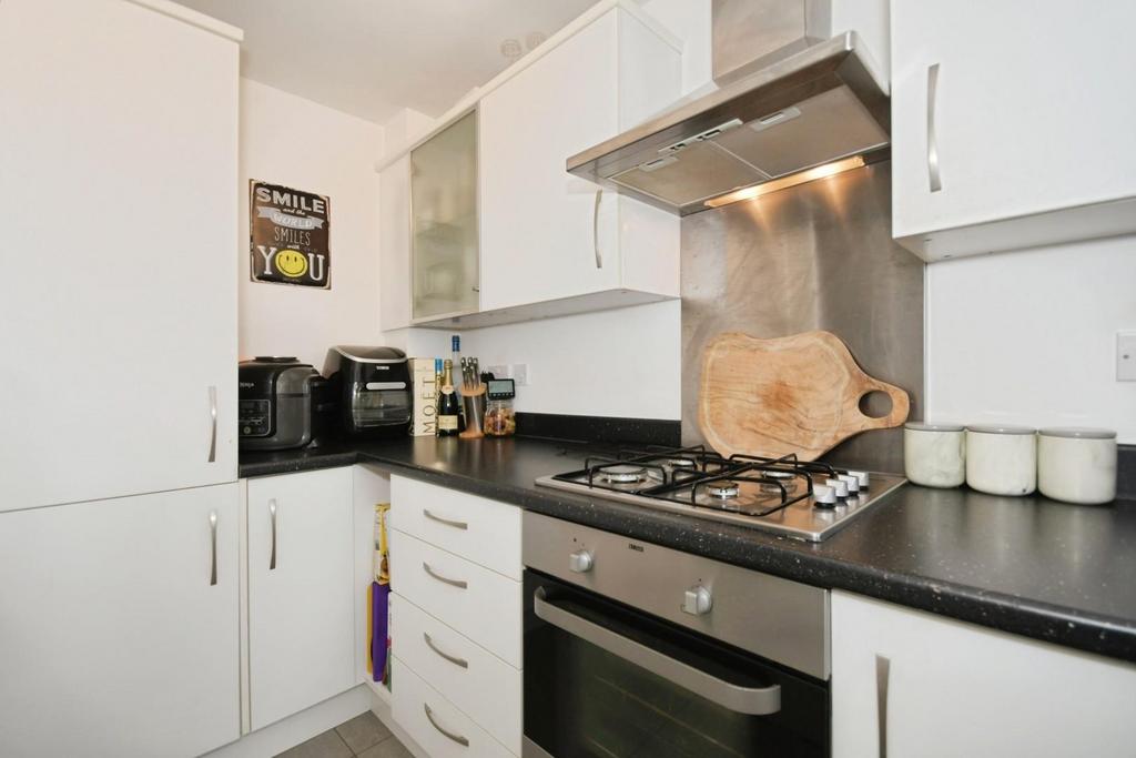 KITCHEN 02.jpg