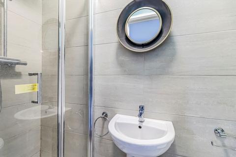 Studio to rent, Fairbridge Road, London N19