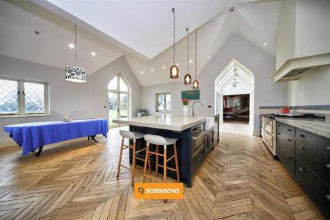 5 bedroom detached house for sale, Common Road, Kensworth, Dunstable, Bedfordshire, LU6 2PH
