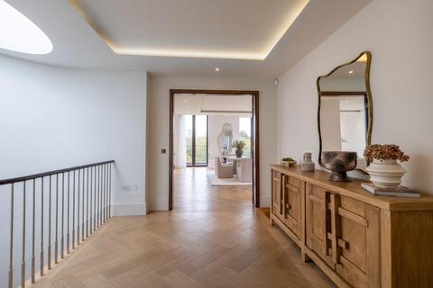 5 bedroom flat for sale, St. Edmunds Terrace, St John's Wood NW8