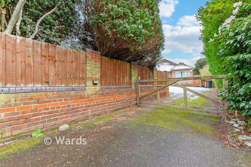 Driveway/Parking