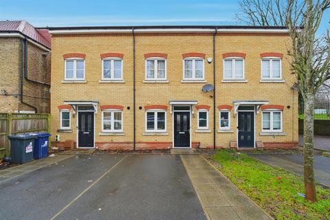 3 bedroom terraced house to rent, Ealing Road, Northolt UB5