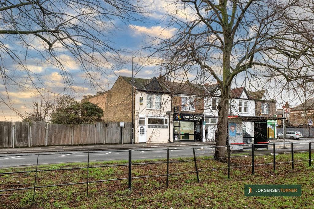 South Ealing Road 242 B-012 LR - JT.jpg