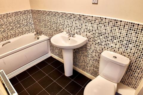 3 bedroom terraced house to rent, Drum Tower View, Caerphilly, CF83