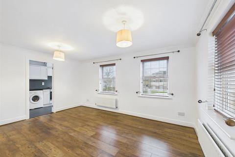 2 bedroom flat for sale, Woodmans Croft, Aylesbury HP19