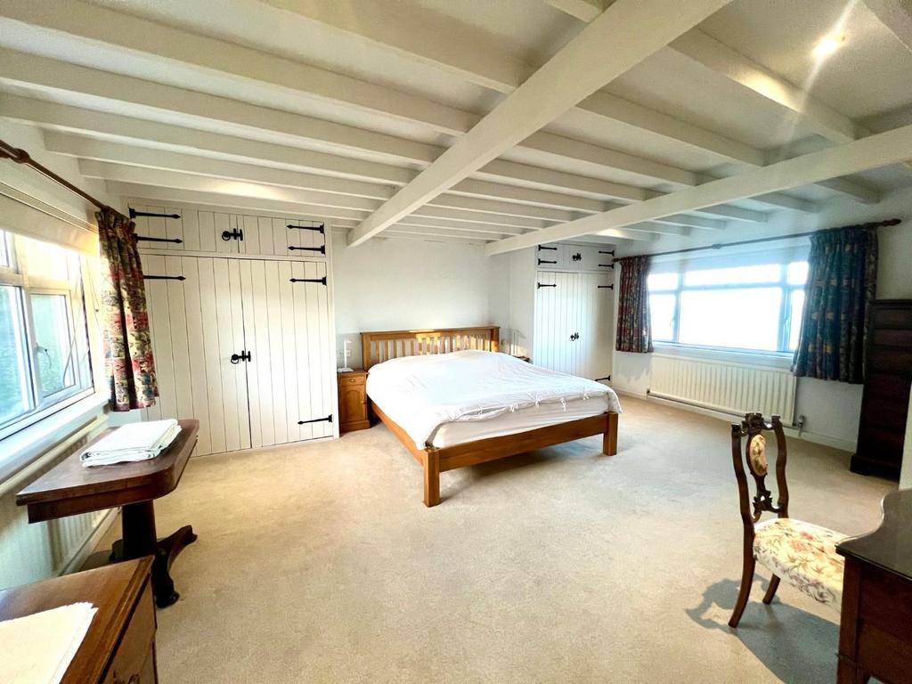 Bed 1.jpg