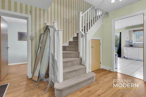4 bedroom detached house for sale, Bayleaf Avenue, Hampton Vale, PE7