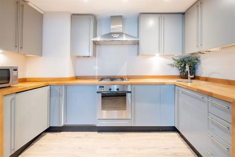 2 bedroom flat to rent, Harcourt Terrace, London SW10