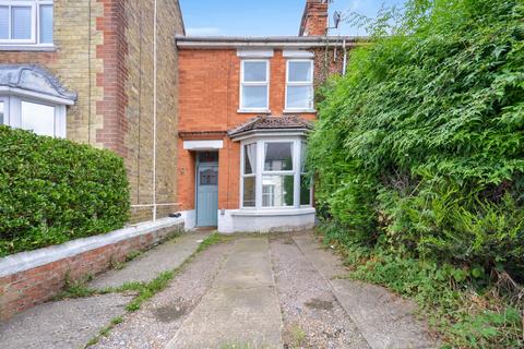 3 bedroom terraced house to rent, Royds Road, Ashford TN24