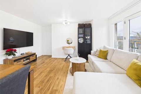 2 bedroom apartment for sale, Pinewood Drive, Cheltenham, Gloucestershire, GL51