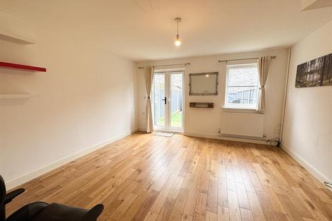 2 bedroom terraced house to rent, 5 Briar Close, Buxton, Derbyshire