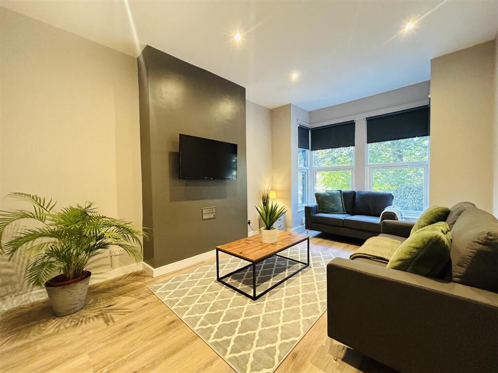 2 bed flat to rent Florence Road, London SE14
