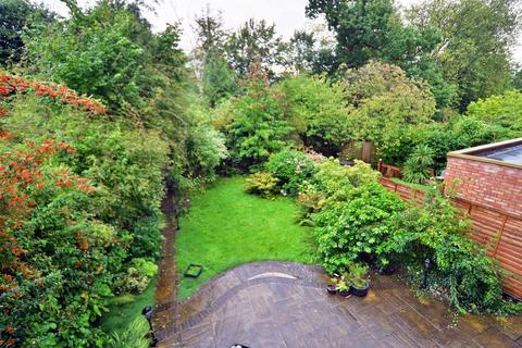 2 bedroom flat for sale, Southwood Avenue, Highgate, London, N6