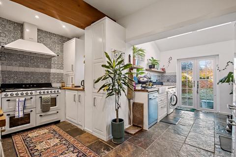 3 bedroom end of terrace house for sale, Hill View, Buckingham Road, Bicester, OX26