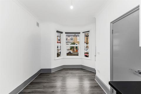 undefined, Chestnut Avenue North, Walthamstow, E17