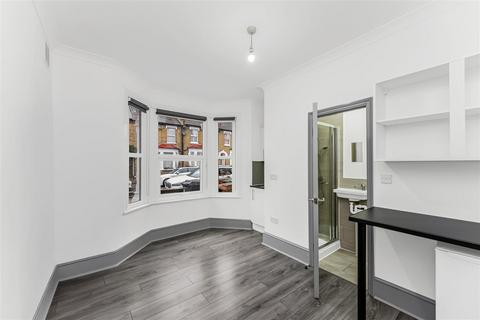undefined, Chestnut Avenue North, Walthamstow, E17