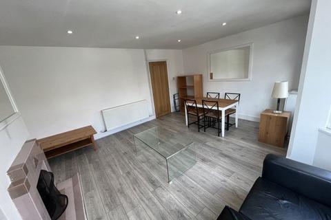 2 bedroom flat to rent, Cowley Road