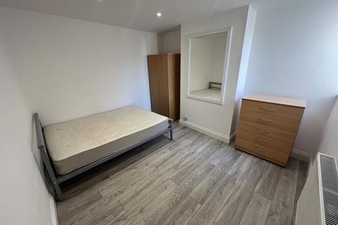 2 bedroom flat to rent, Cowley Road