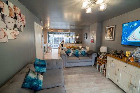 3 bedroom terraced house for sale, Gardner Park, North Shields NE29