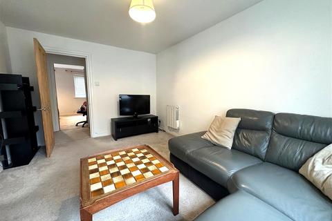 1 bedroom flat to rent, Courtlands Close, Watford WD24