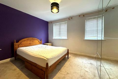 1 bedroom flat to rent, Courtlands Close, Watford WD24