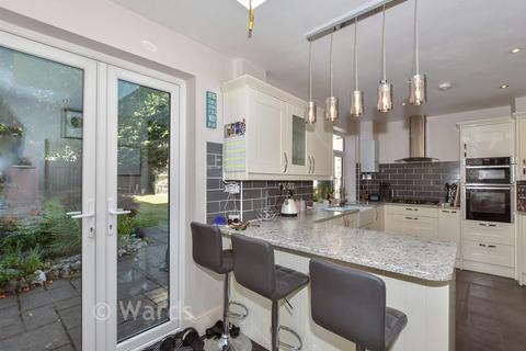 3 bedroom detached house for sale, Forstal Lane, Maidstone ME17