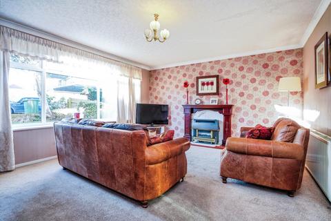 3 bedroom detached house for sale, Bruntcliffe Drive, Leeds LS27