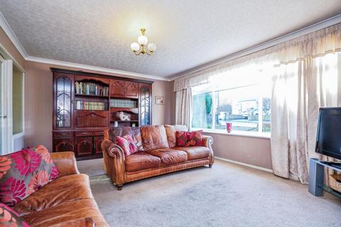3 bedroom detached house for sale, Bruntcliffe Drive, Leeds LS27