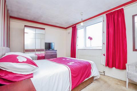 3 bedroom detached house for sale, Bruntcliffe Drive, Leeds LS27