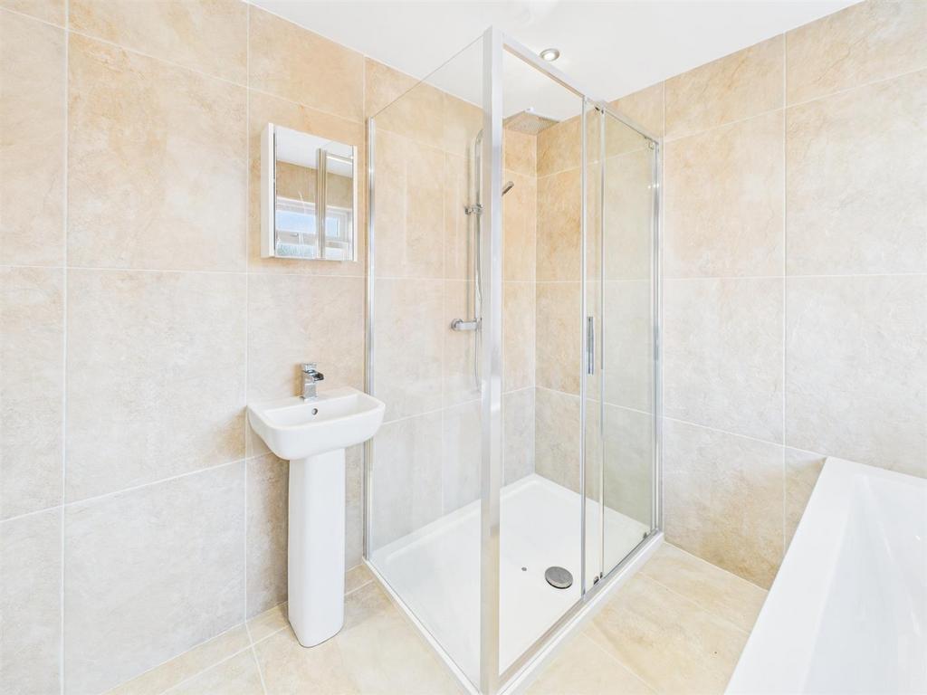 BATHROOM 2.jpg