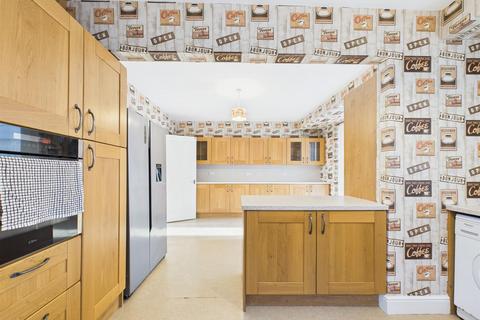 3 bedroom semi-detached house for sale, Seacombe Avenue, Cullercoats