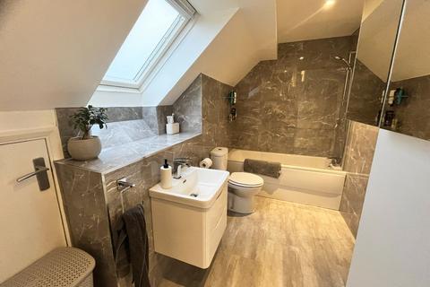 2 bedroom maisonette for sale, Chadwick Drive, Romford