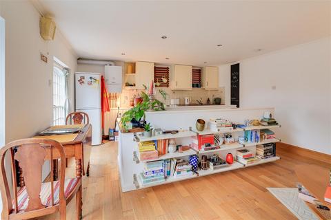 1 bedroom flat for sale, Russell Street, Cambridge CB2