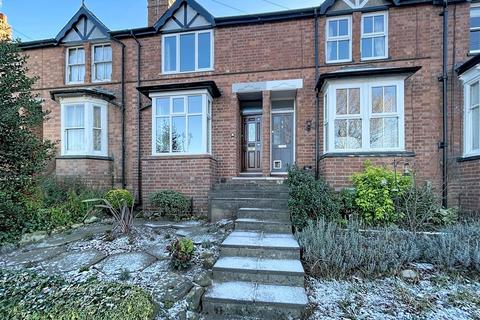 3 bedroom terraced house for sale, The Close, Kenilworth