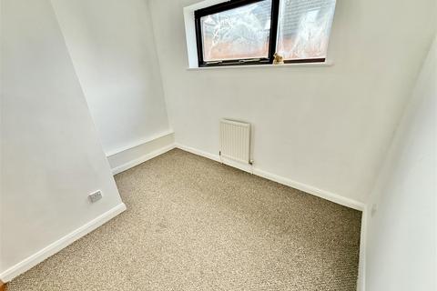 undefined, Highgrove Court, Rushden