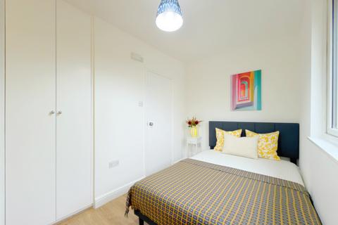 Studio to rent, Blundell Road, Edgware HA8