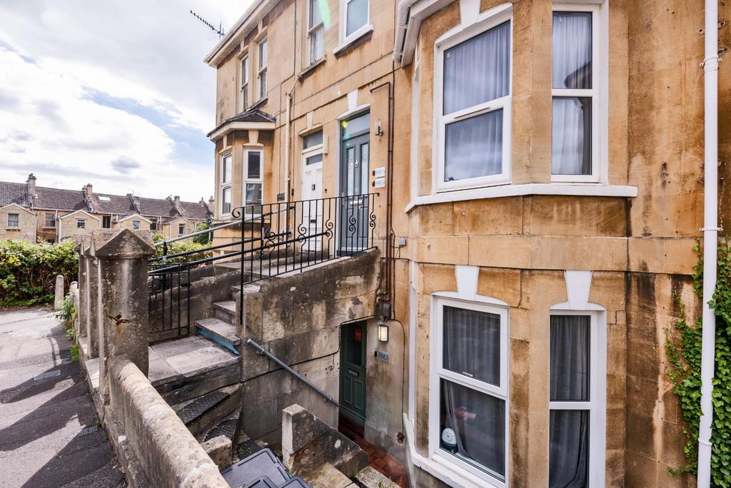 Flat 1, 2 Victoria Terrace, Bath, BA2 3 QZ-1.jpg