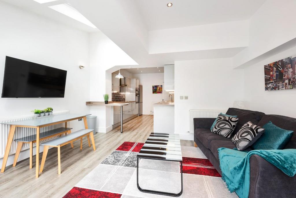 Flat 1, 2 Victoria Terrace, Bath, BA2 3 QZ-10.jpg
