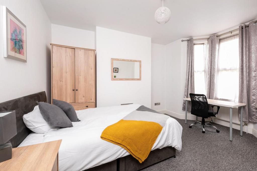 Flat 1, 2 Victoria Terrace, Bath, BA2 3 QZ-3.jpg