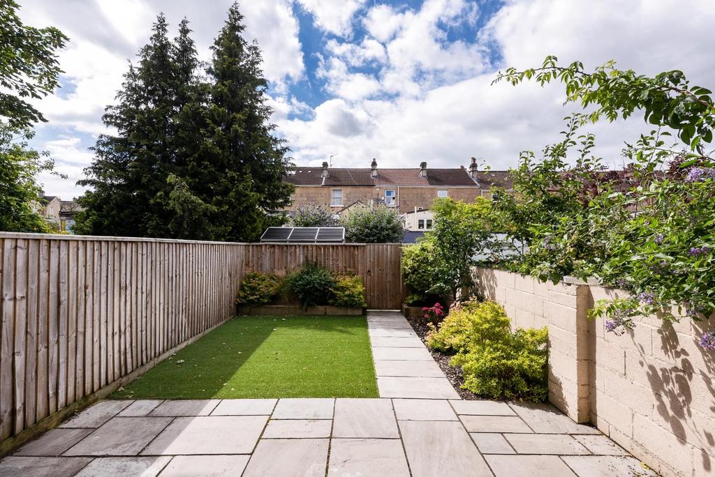 Flat 1, 2 Victoria Terrace, Bath, BA2 3 QZ-13.jpg