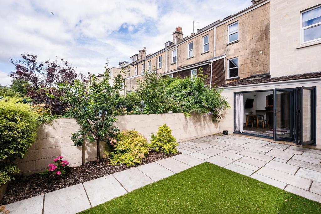 Flat 1, 2 Victoria Terrace, Bath, BA2 3 QZ-15.jpg