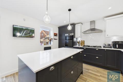 4 bedroom detached house for sale, Wexford Way, Bury St Edmunds IP32