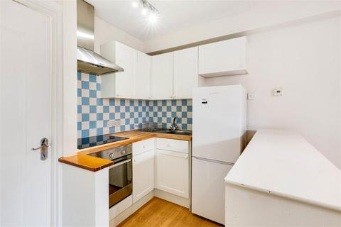 2 bedroom flat to rent, Cumberland Street, Pimlico, London, SW1V