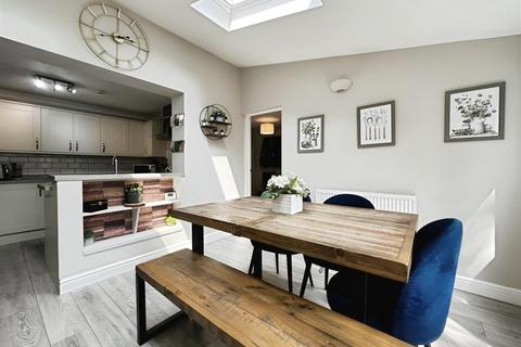 3 bedroom semi-detached house for sale, The Bulrushes, Ashford